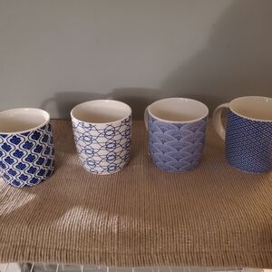 Blue and White Dining Mugs Set
